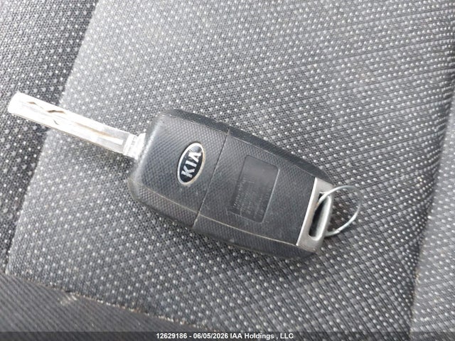 12629186 :رقم المزاد ، KNAHT8A39H7190057 vin ، 2017 Kia Rondo مزاد بيع