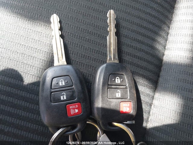 12629276 :رقم المزاد ، 2T3RFREV5FW281246 vin ، 2015 Toyota Rav4 Xle مزاد بيع