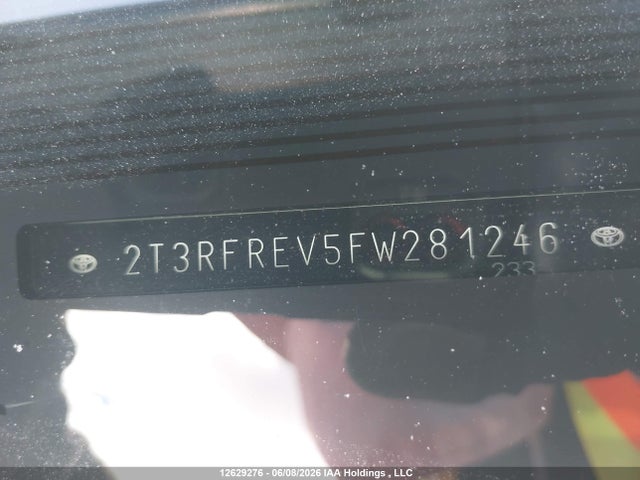 12629276 :رقم المزاد ، 2T3RFREV5FW281246 vin ، 2015 Toyota Rav4 Xle مزاد بيع