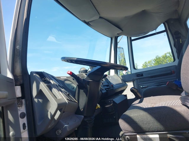 Продажа на аукционе авто 2002 Freightliner Hc Cargo Fc70, vin: 1FVAB3BV72DK95218, номер лота: 12629285