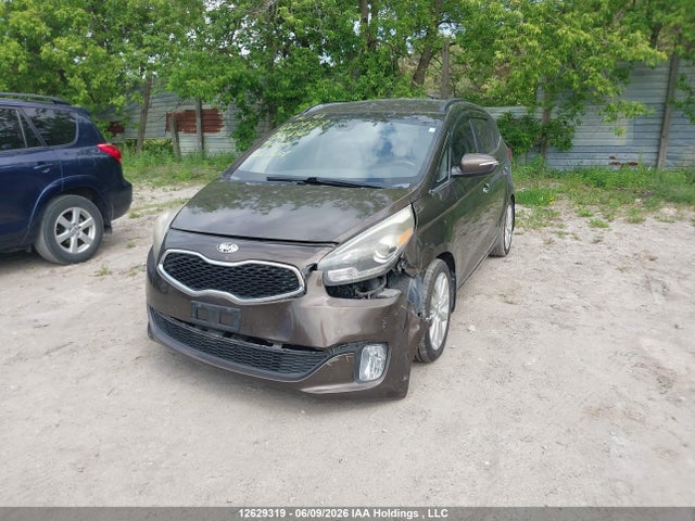KIA Rondo 2014 KNAHU8A36E7045650 Image 2
