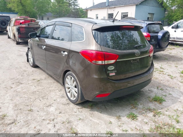 KIA Rondo 2014 KNAHU8A36E7045650 Image 3