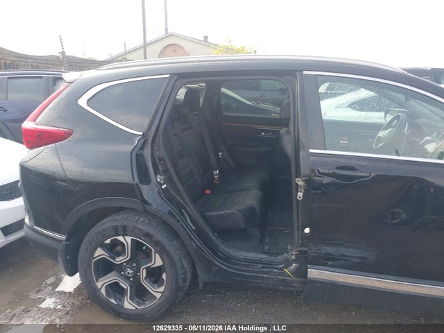 12629335 :رقم المزاد ، 2HKRW2H93JH111358 vin ، 2018 Honda Cr-v Touring مزاد بيع