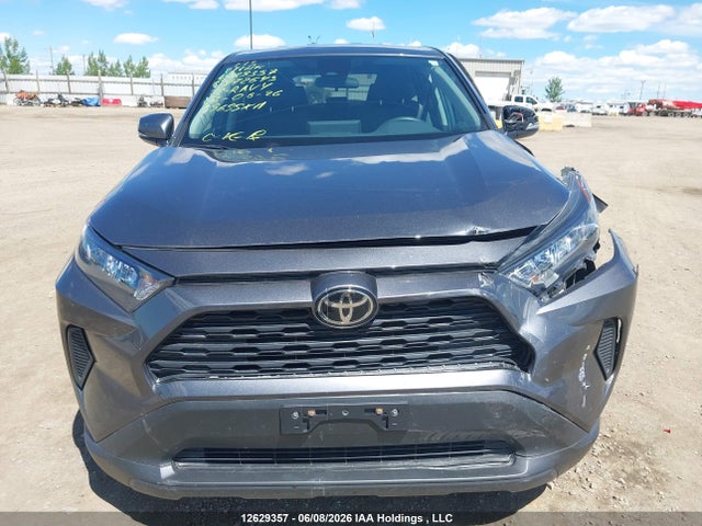 12629357 :رقم المزاد ، 2T3B1RFV5NC272643 vin ، 2022 Toyota Rav4 Le مزاد بيع