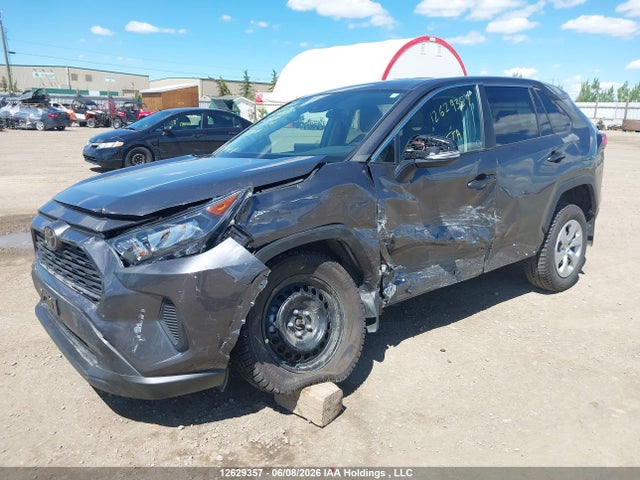 12629357 :رقم المزاد ، 2T3B1RFV5NC272643 vin ، 2022 Toyota Rav4 Le مزاد بيع