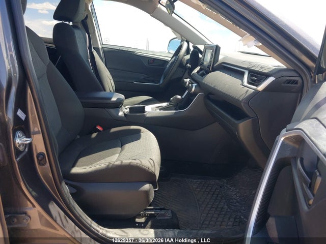 12629357 :رقم المزاد ، 2T3B1RFV5NC272643 vin ، 2022 Toyota Rav4 Le مزاد بيع