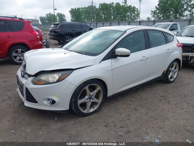 Ford Focus Titanium 2014 1FADP3N29EL384610 Image 2