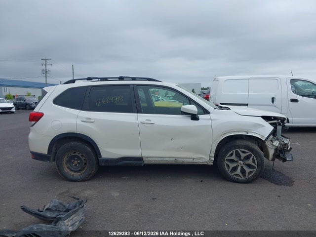 Subaru Forester Premium 2019 JF2SKEDC0KH592705 Image 14