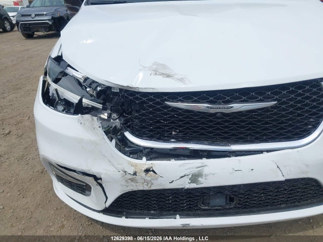 Chrysler Pacifica Limited 2026 2C4RC1GG3TR252293 Image 12