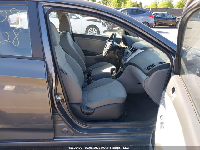 12629409 :رقم المزاد ، KMHCT4AE6DU399528 vin ، 2013 Hyundai Accent Gls/gs مزاد بيع
