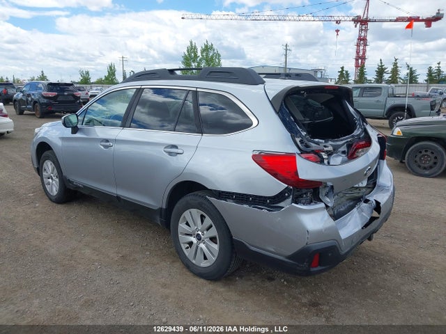 Subaru Outback 2.5i Premium 2018 4S4BSDGC7J3397695 Image 3