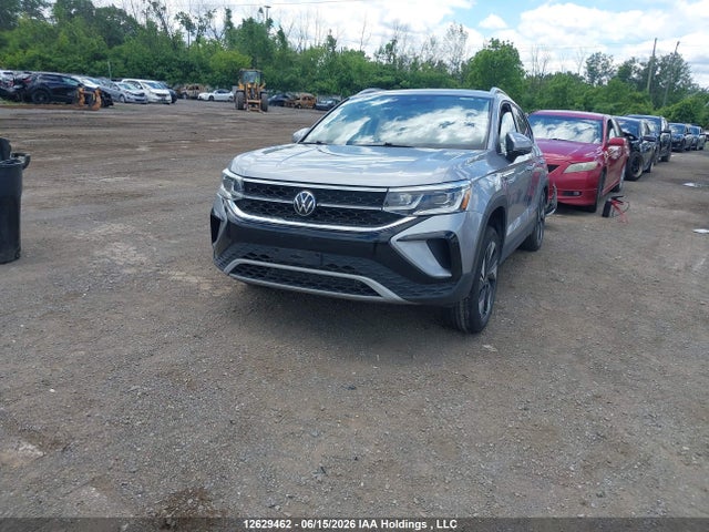 Volkswagen Taos Highline 2024 3VV4X7B26RM028708 Image 2