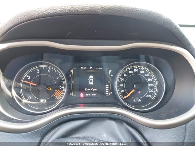 1C4PJLABXFW561051 Jeep Cherokee Sport