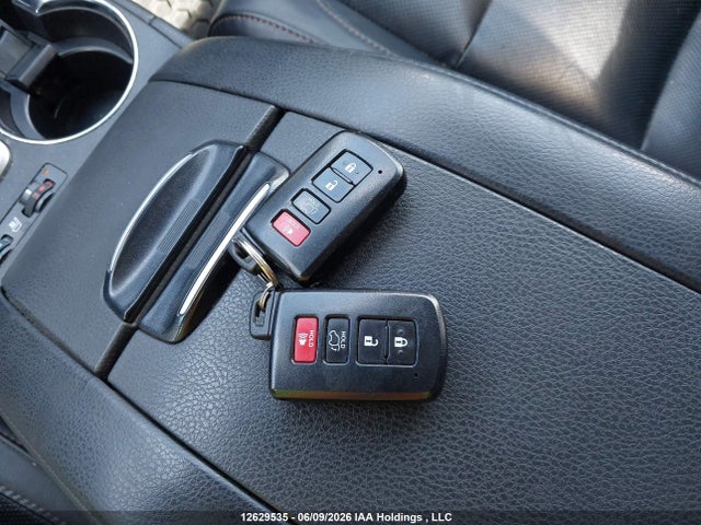 Продажа на аукционе авто 2017 Toyota Highlander Limited, vin: 5TDDZRFH1HS405642, номер лота: 12629535