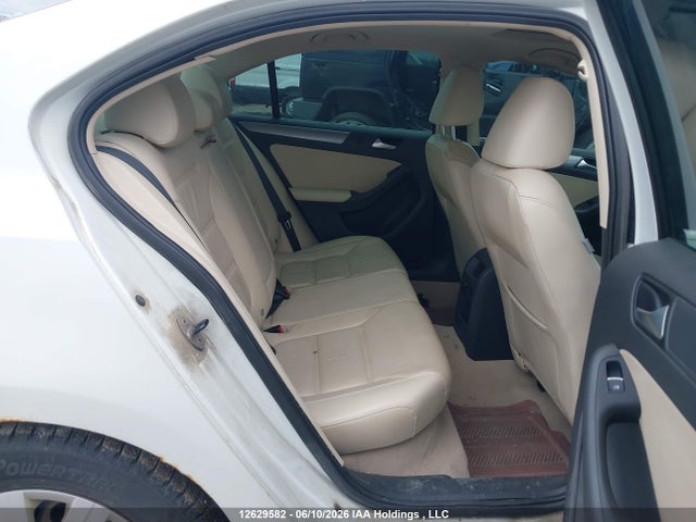 12629582 :رقم المزاد ، 3VWLL7AJ1EM435339 vin ، 2014 Volkswagen Jetta مزاد بيع