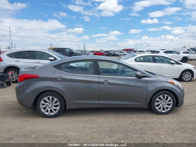 2013 Hyundai Elantra Limited მანქანა იყიდება აუქციონზე, vin: 5NPDH4AE8DH322647, აუქციონის ნომერი: 12629601