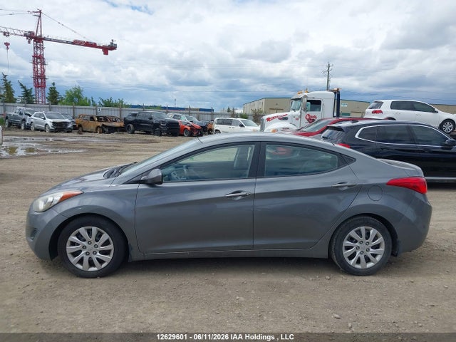 2013 Hyundai Elantra Limited მანქანა იყიდება აუქციონზე, vin: 5NPDH4AE8DH322647, აუქციონის ნომერი: 12629601