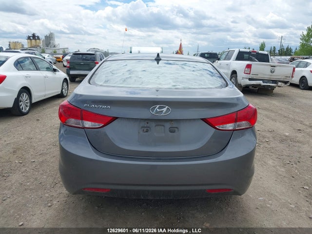 2013 Hyundai Elantra Limited მანქანა იყიდება აუქციონზე, vin: 5NPDH4AE8DH322647, აუქციონის ნომერი: 12629601
