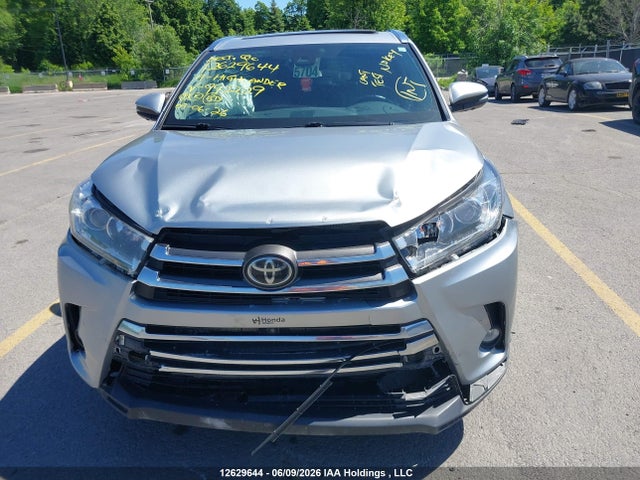 2019 Toyota Highlander Limited/ltd Platinum მანქანა იყიდება აუქციონზე, vin: 5TDDZRFH2KS992229, აუქციონის ნომერი: 12629644