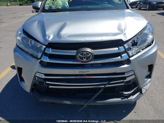 2019 Toyota Highlander Limited/ltd Platinum მანქანა იყიდება აუქციონზე, vin: 5TDDZRFH2KS992229, აუქციონის ნომერი: 12629644