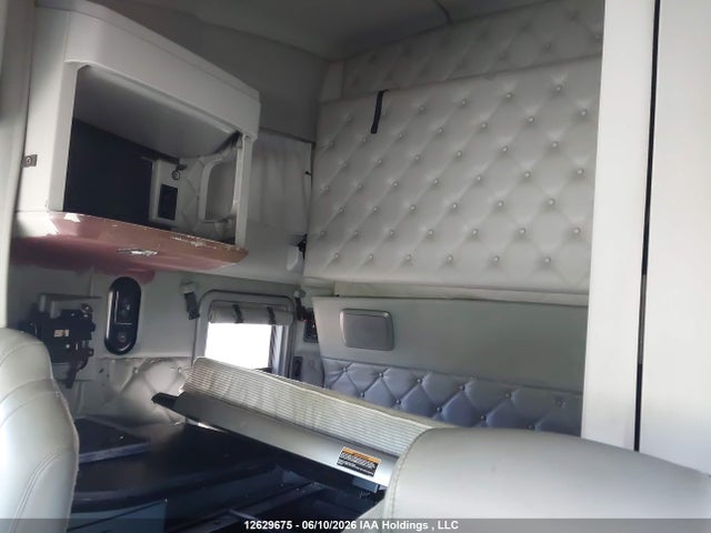 Продажа на аукционе авто 2019 Kenworth Construction T680, vin: 1XKYDP9X4KJ947057, номер лота: 12629675