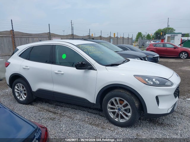 Продажа на аукционе авто 2022 Ford Escape Se, vin: 1FMCU9G62NUA77223, номер лота: 12629677