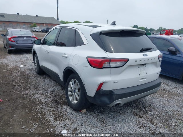 Продажа на аукционе авто 2022 Ford Escape Se, vin: 1FMCU9G62NUA77223, номер лота: 12629677