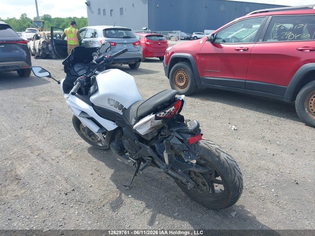 Kawasaki Ex650 F 2015 JKAEXEF1XFDA22343 Image 3