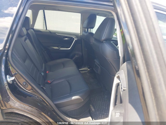 2T3RWRFV4RW227620 Toyota Rav4 Hybrid Xle