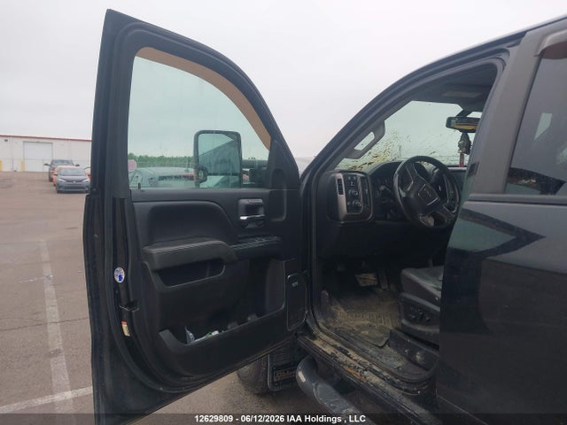 1GT12TEY0JF134729 GMC Sierra 2500hd Slt