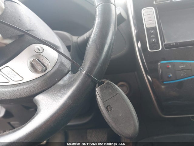 2015 Nissan Leaf S/sl/sv მანქანა იყიდება აუქციონზე, vin: 1N4AZ0CP1FC318466, აუქციონის ნომერი: 12629860