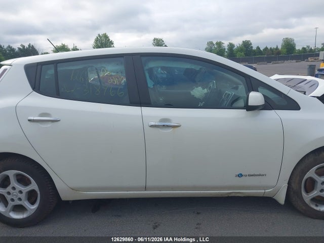 2015 Nissan Leaf S/sl/sv მანქანა იყიდება აუქციონზე, vin: 1N4AZ0CP1FC318466, აუქციონის ნომერი: 12629860