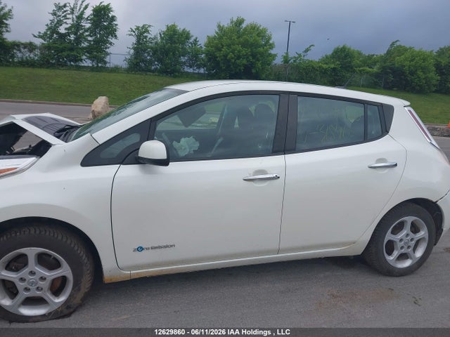 2015 Nissan Leaf S/sl/sv მანქანა იყიდება აუქციონზე, vin: 1N4AZ0CP1FC318466, აუქციონის ნომერი: 12629860