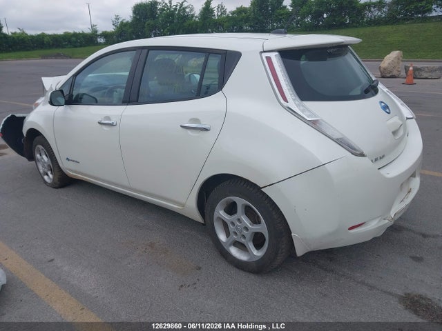 2015 Nissan Leaf S/sl/sv მანქანა იყიდება აუქციონზე, vin: 1N4AZ0CP1FC318466, აუქციონის ნომერი: 12629860