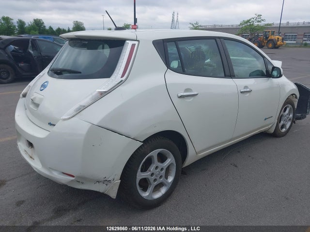 2015 Nissan Leaf S/sl/sv მანქანა იყიდება აუქციონზე, vin: 1N4AZ0CP1FC318466, აუქციონის ნომერი: 12629860