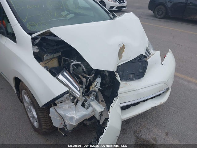2015 Nissan Leaf S/sl/sv მანქანა იყიდება აუქციონზე, vin: 1N4AZ0CP1FC318466, აუქციონის ნომერი: 12629860