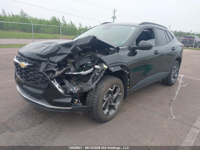 Chevrolet TRAX 1LT 2025 KL77LHE2XSC102760 Image 2