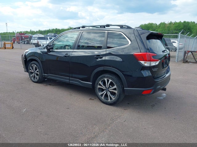 Subaru Forester Limited 2022 JF2SKEPC4NH422332 Image 3
