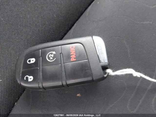 12627991 :رقم المزاد ، ZACNJDC14NPN95853 vin ، 2022 Jeep Renegade Trailhawk مزاد بيع
