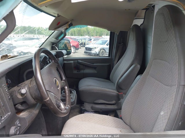 12629974 :رقم المزاد ، 1GCWGAFF7H1175097 vin ، 2017 Chevrolet Express G2500 مزاد بيع