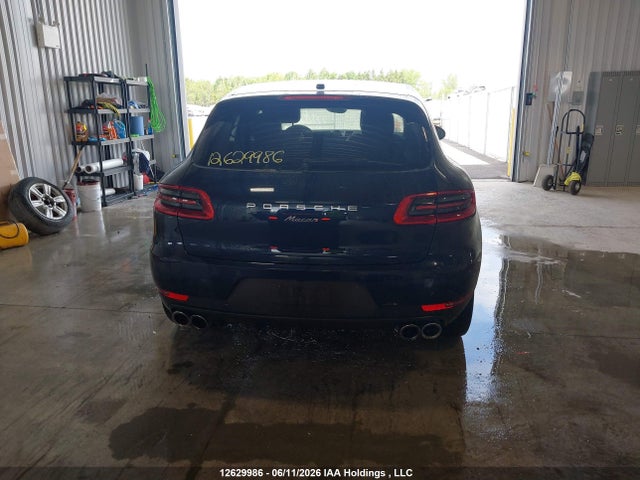 Porsche Macan 2018 WP1AA2A52JLB24759 Image 16