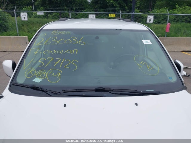 Dodge Grand Caravan Crew 2017 2C4RDGDG3HR597125 Image 18