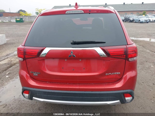 JA4AZ2A33JZ607113 Mitsubishi Outlander Es