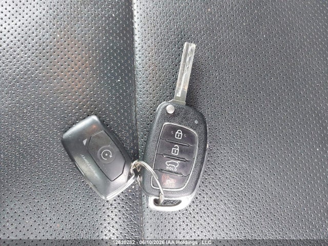 5NMZUDLB7JH068331 Hyundai SANTA FE SPORT