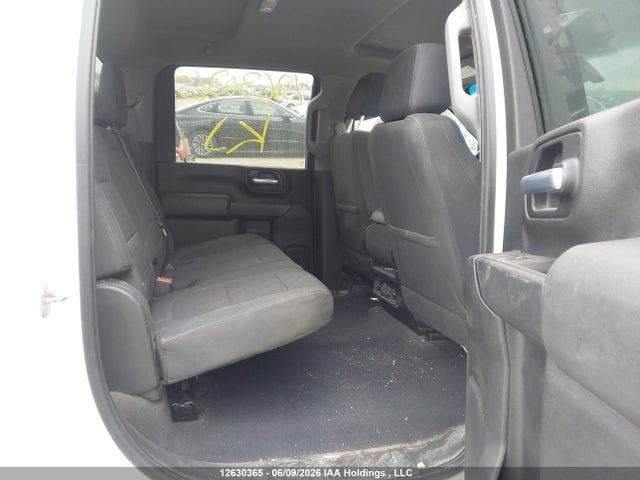 1GC4YNEY5MF214300 Chevrolet Silverado 2500hd Lt