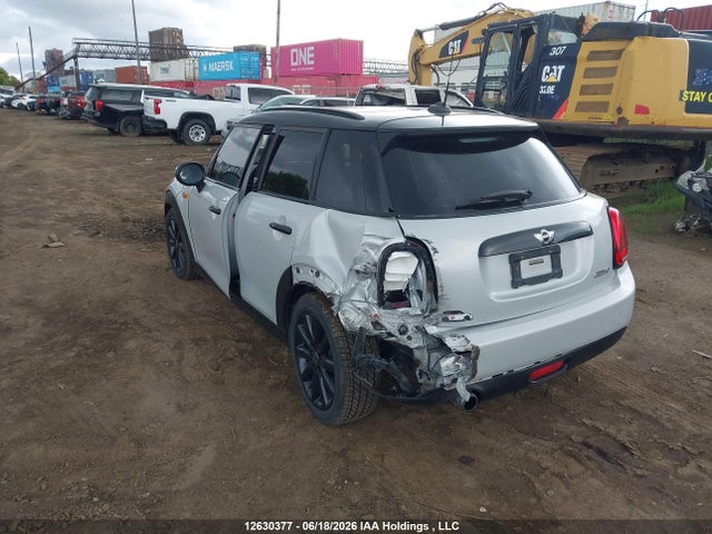 Mini 5 Door Cooper 2015 WMWXS5C5XFT832236 Image 3