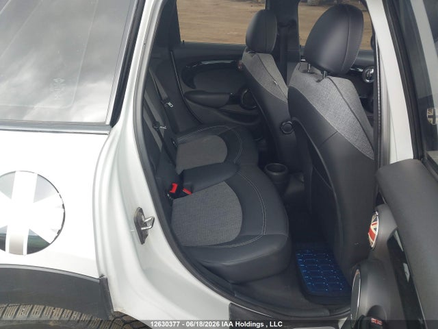 Mini 5 Door Cooper 2015 WMWXS5C5XFT832236 Image 8
