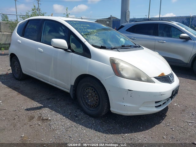 2013 Honda Fit მანქანა იყიდება აუქციონზე, vin: LUCGE8H54D3008438, აუქციონის ნომერი: 12630418