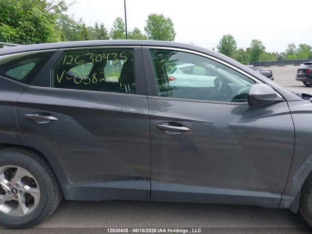 KM8JB3AE3NU058271 Hyundai Tucson Essential Fwd