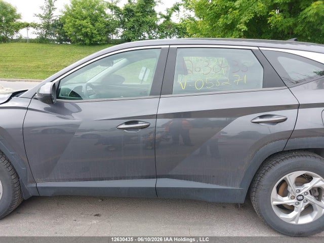 KM8JB3AE3NU058271 Hyundai Tucson Essential Fwd
